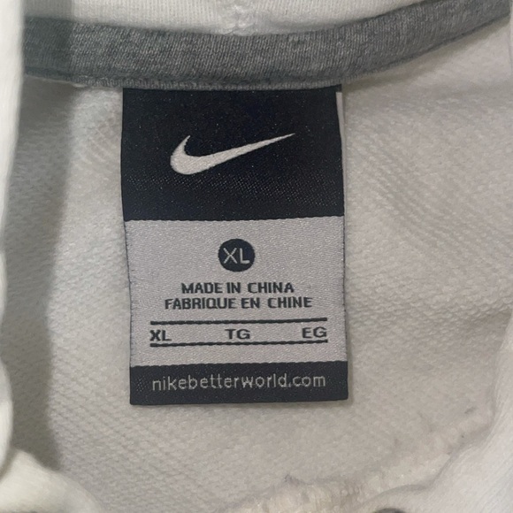 Nike Arsenal soccer hooded sweatshirt. - Picture 8 of 9